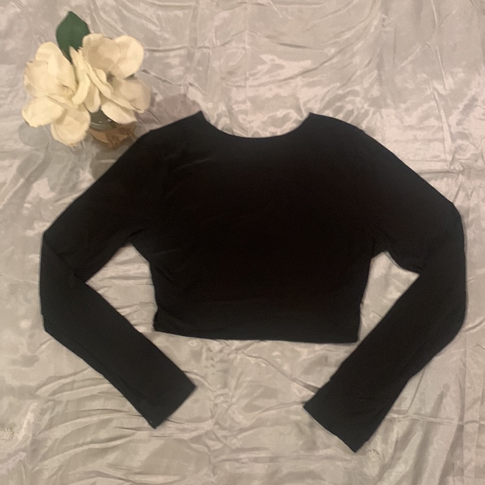 🌹NastyGal Collection • Very Cute & Sexy Black Long Sleeve Crop Top • EUC